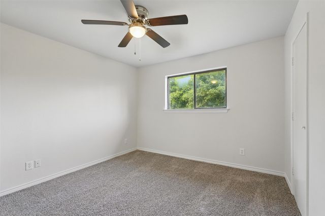 829 Hunters Creek Drive, Desoto, TX 75115