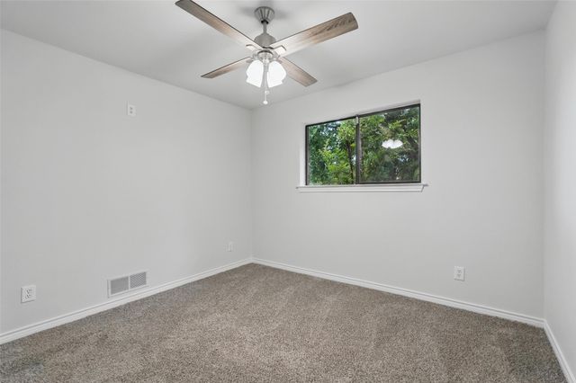 829 Hunters Creek Drive, Desoto, TX 75115