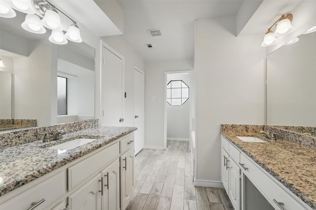 829 Hunters Creek Drive, Desoto, TX 75115