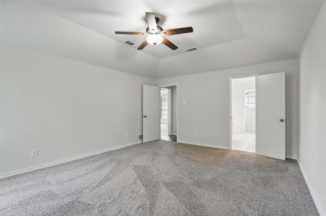 829 Hunters Creek Drive, Desoto, TX 75115