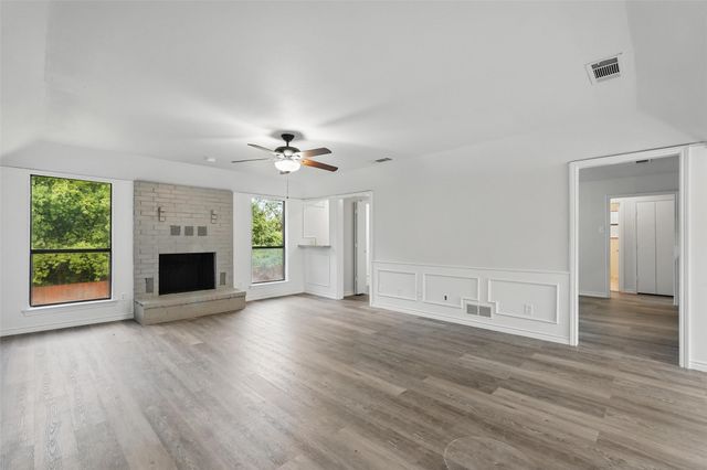 829 Hunters Creek Drive, Desoto, TX 75115