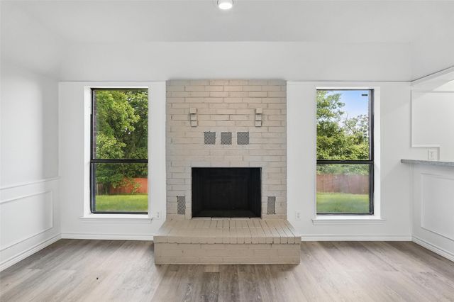 829 Hunters Creek Drive, Desoto, TX 75115