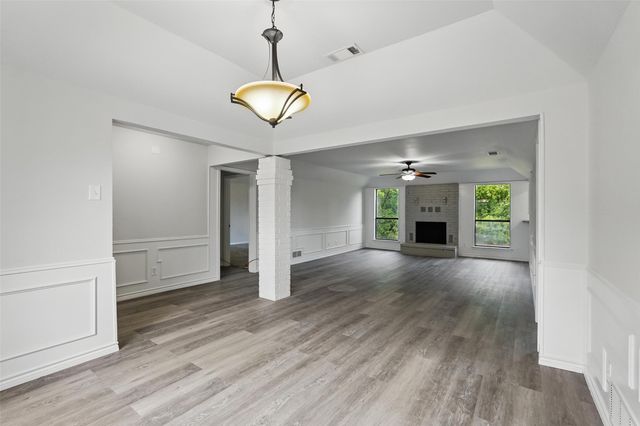 829 Hunters Creek Drive, Desoto, TX 75115