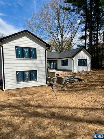 15 Strawberry Hill Road, Hillsdale, NJ 07642