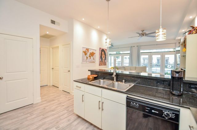 1901 Post Oak Boulevard 1501, Houston, TX 77056