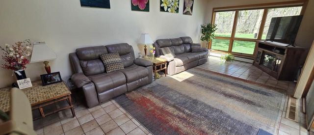 2012 Creek Ridge DRIVE, Racine, WI 53402