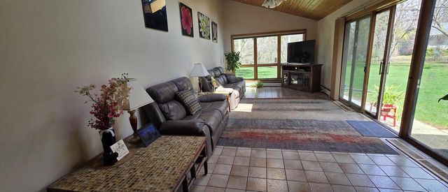 2012 Creek Ridge DRIVE, Racine, WI 53402