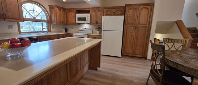 2012 Creek Ridge DRIVE, Racine, WI 53402