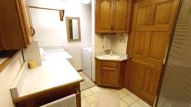 2012 Creek Ridge DRIVE, Racine, WI 53402