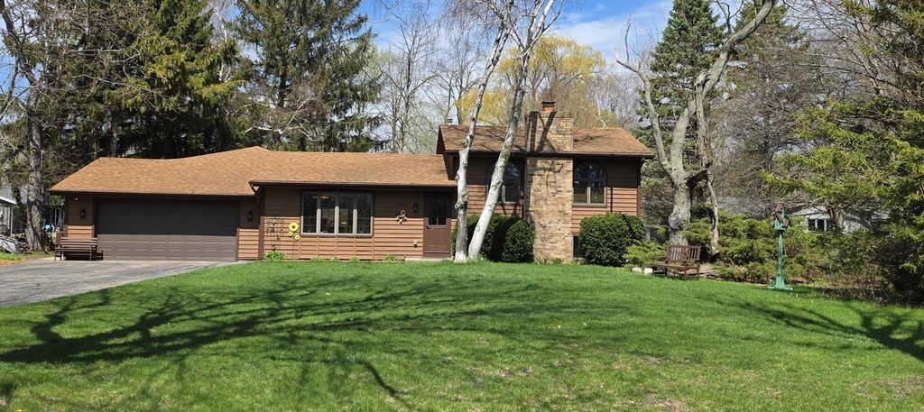 2012 Creek Ridge DRIVE, Racine, WI 53402