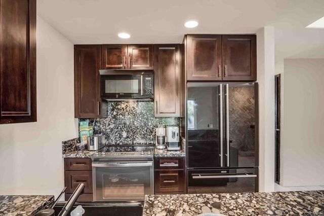 646 E Solana Circle, Solana Beach, CA 92075
