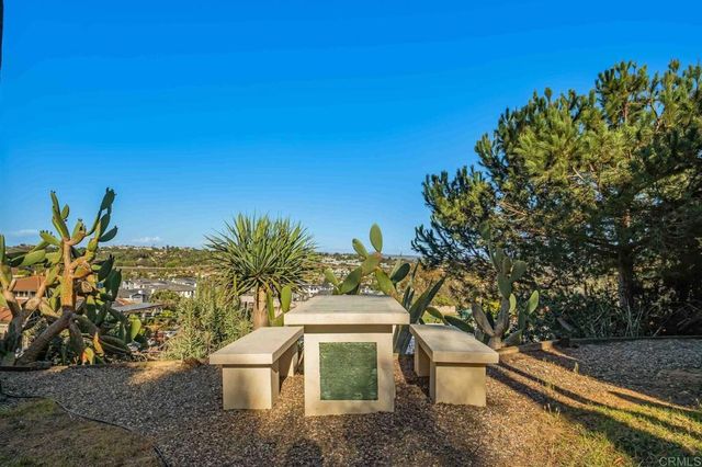 646 E Solana Circle, Solana Beach, CA 92075