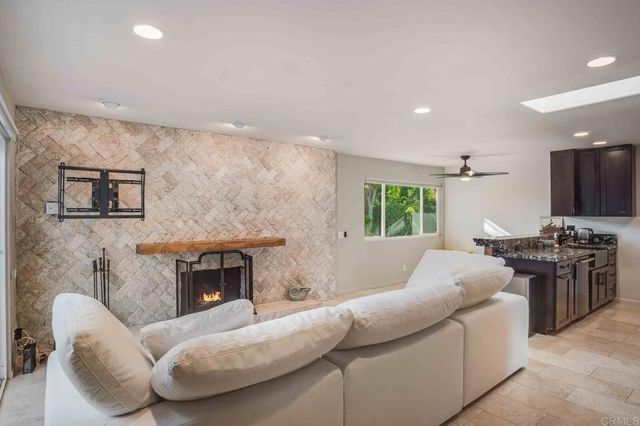 646 E Solana Circle, Solana Beach, CA 92075