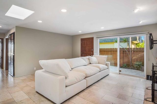 646 E Solana Circle, Solana Beach, CA 92075