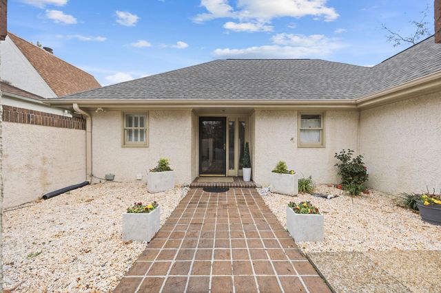 12 Valencia Circle, Myrtle Beach, SC 29572