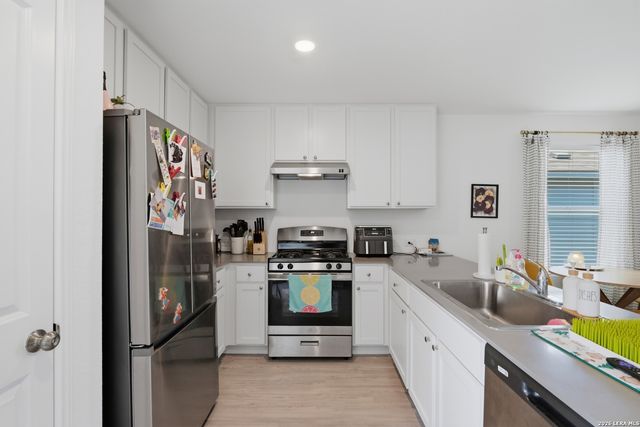 9220 James Bowie, Seguin, TX 78155