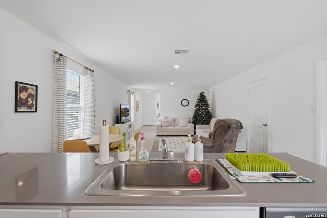 9220 James Bowie, Seguin, TX 78155