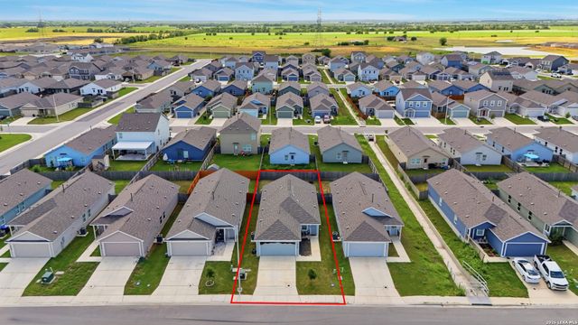 9220 James Bowie, Seguin, TX 78155