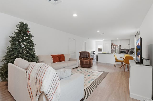 9220 James Bowie, Seguin, TX 78155