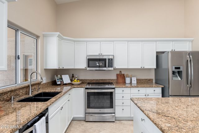 6828 E WINCHCOMB Drive, Scottsdale, AZ 85254