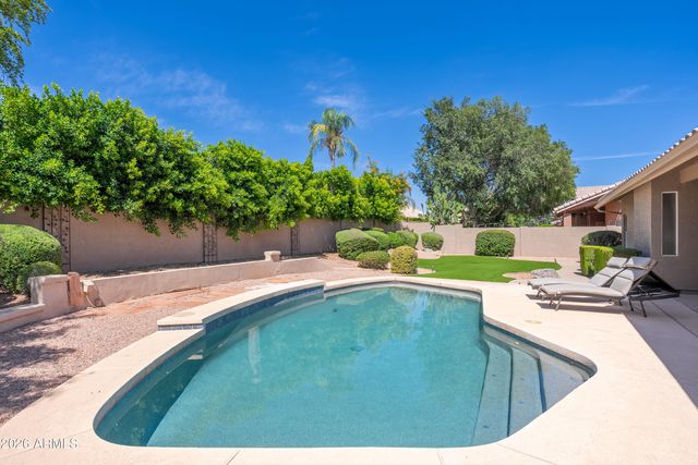 6828 E WINCHCOMB Drive, Scottsdale, AZ 85254