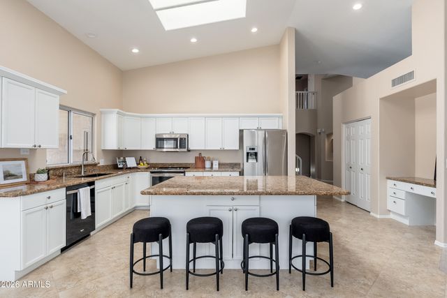 6828 E WINCHCOMB Drive, Scottsdale, AZ 85254