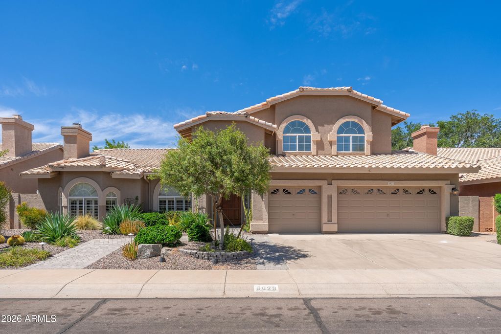 6828 E WINCHCOMB Drive, Scottsdale, AZ 85254