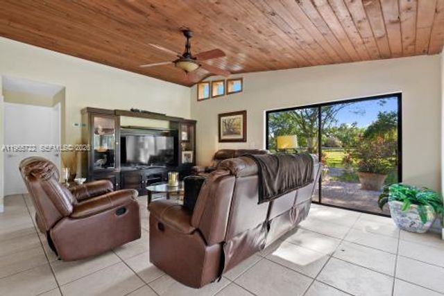 3761 Dellwood Boulevard, Loxahatchee, FL 33470