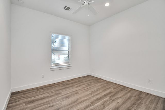 9016 Laverne Laurel Lane, Houston, TX 77080