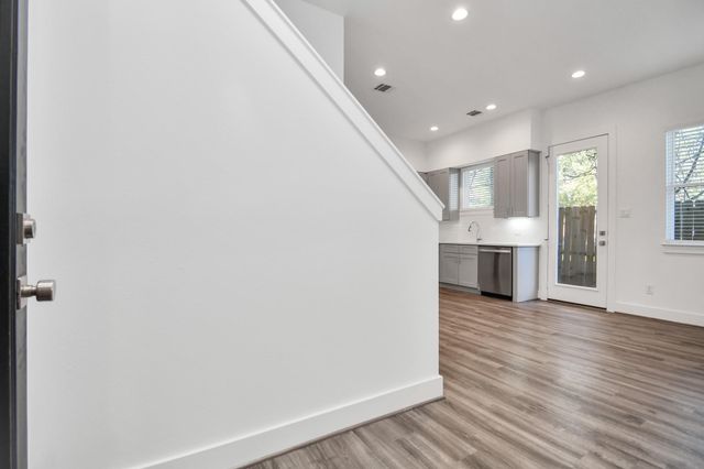 9016 Laverne Laurel Lane, Houston, TX 77080