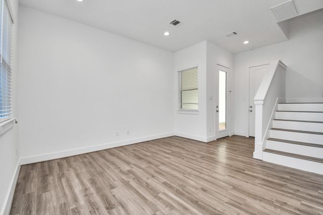 9016 Laverne Laurel Lane, Houston, TX 77080