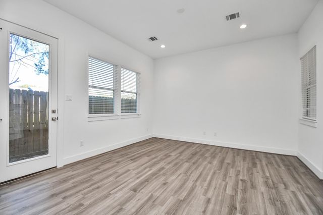 9016 Laverne Laurel Lane, Houston, TX 77080