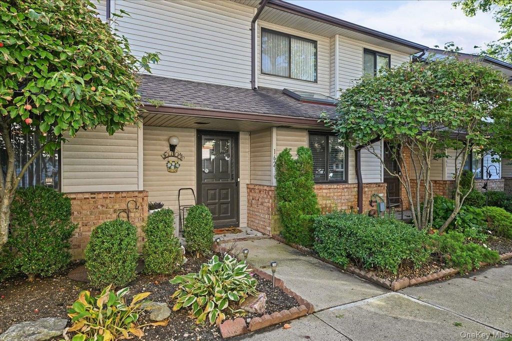 162 Laurel Lane, Wantagh, NY 11793 — photo 2