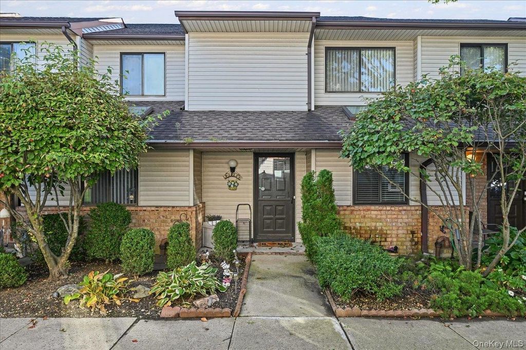 162 Laurel Lane, Wantagh, NY 11793 — photo 3