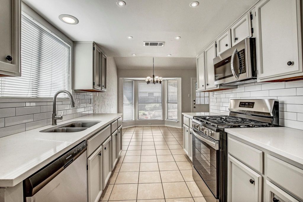 2109 Delvin LN, Austin, TX 78728