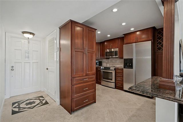 9320 S Hollybrook Lake Drive 103, Pembroke Pines, FL 33025