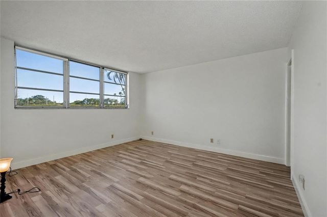 9320 S Hollybrook Lake Drive 103, Pembroke Pines, FL 33025