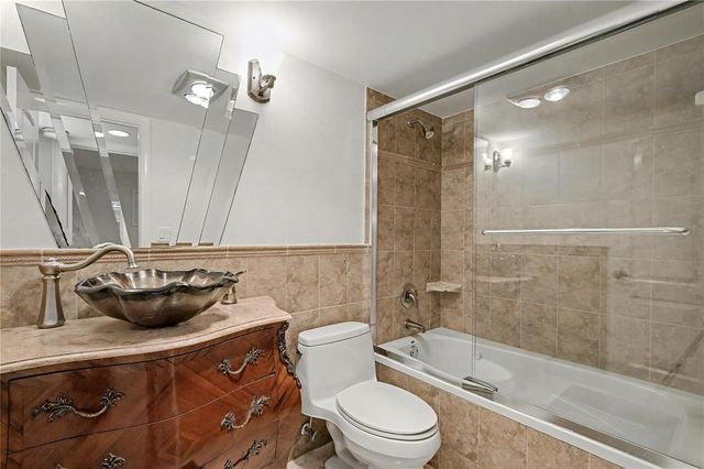 9320 S Hollybrook Lake Drive 103, Pembroke Pines, FL 33025