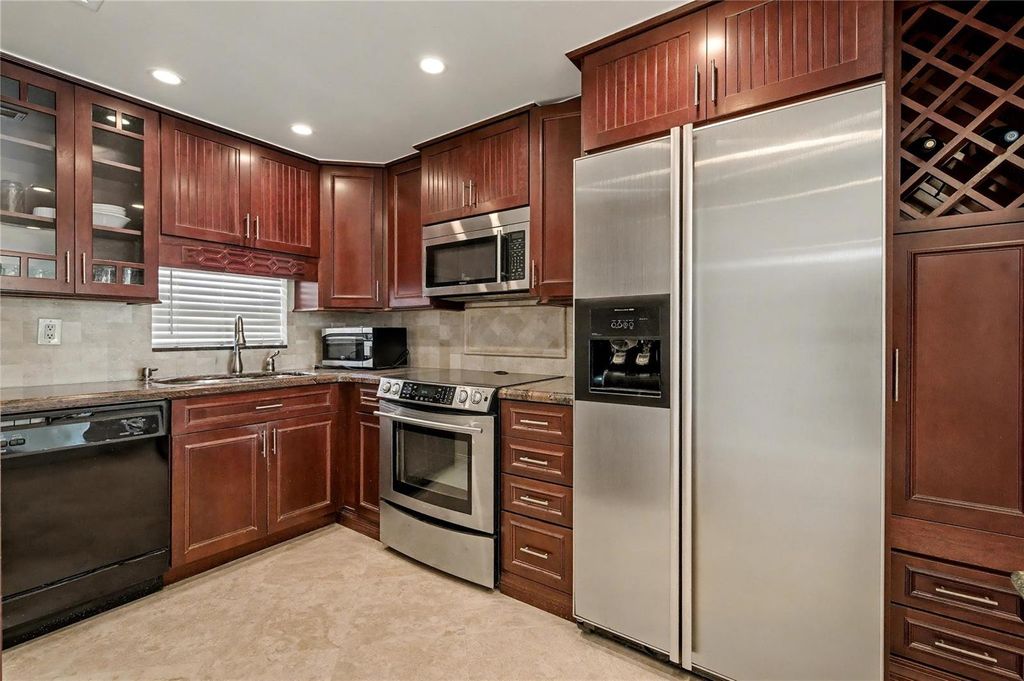 9320 S Hollybrook Lake Drive 103, Pembroke Pines, FL 33025