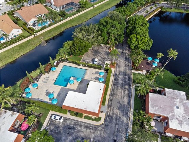 9951 NW 6th Court, Plantation, FL 33324