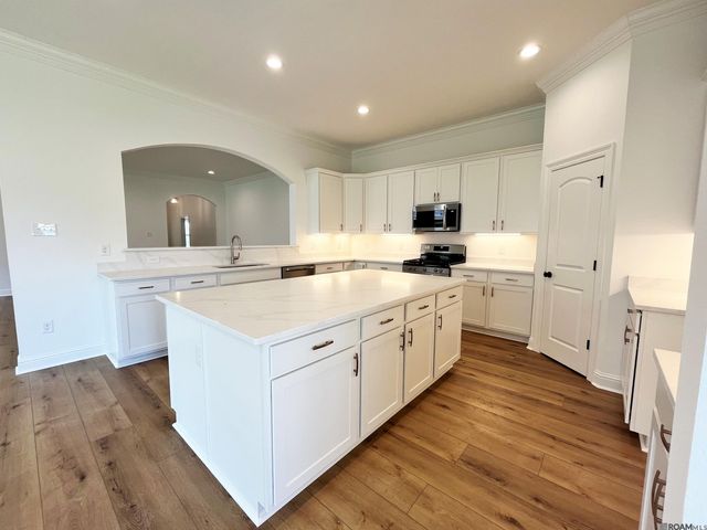 23395 Sholar Dr, Denham Springs, LA 70726