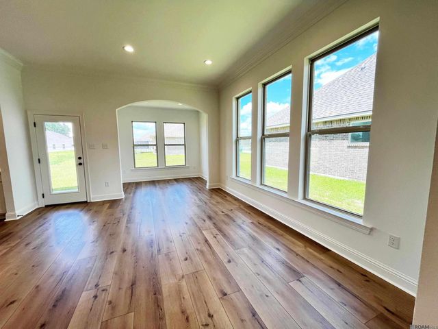 23395 Sholar Dr, Denham Springs, LA 70726