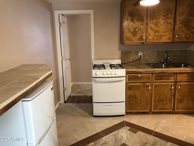 10017 N 7TH Place 2, Phoenix, AZ 85020