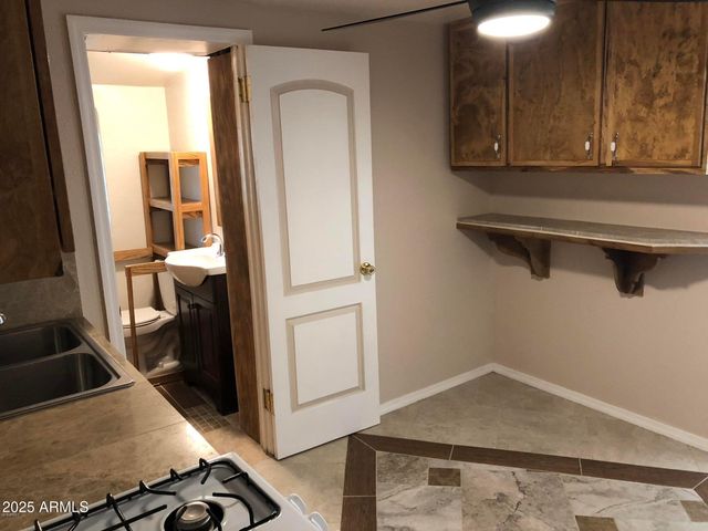 10017 N 7TH Place 2, Phoenix, AZ 85020