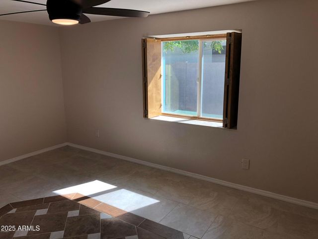 10017 N 7TH Place 2, Phoenix, AZ 85020