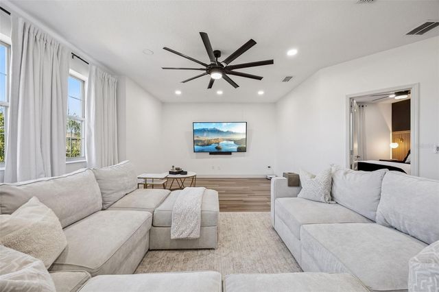 3245 UPLAND POINT, Oviedo, FL 32765