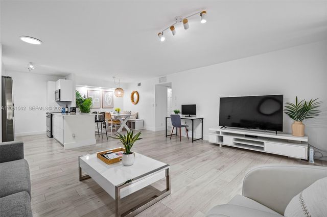 123 Deer Creek Blvd 203 203, Deerfield Beach, FL 33442