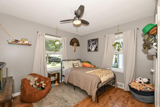 633 N Hine AVENUE, Waukesha, WI 53188
