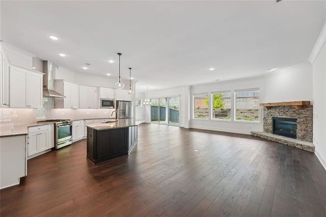 716 Elizabeth Trail, Woodstock, GA 30189