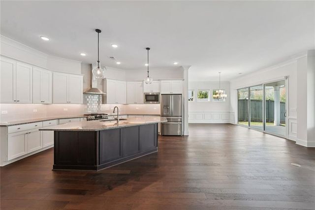 716 Elizabeth Trail, Woodstock, GA 30189